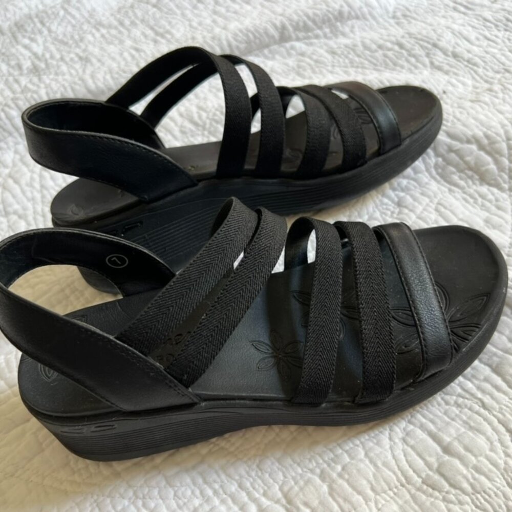 Skechers Black Canvas Strappy Sandal  Sz 7 Lightweight
